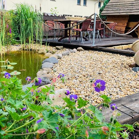 Restaurant Und Pension Zur Puppenstube 스톨펜 외부 사진
