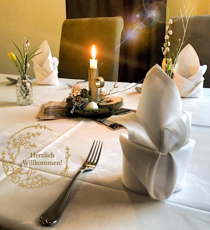 Restaurant Und Pension Zur Puppenstube 스톨펜 외부 사진