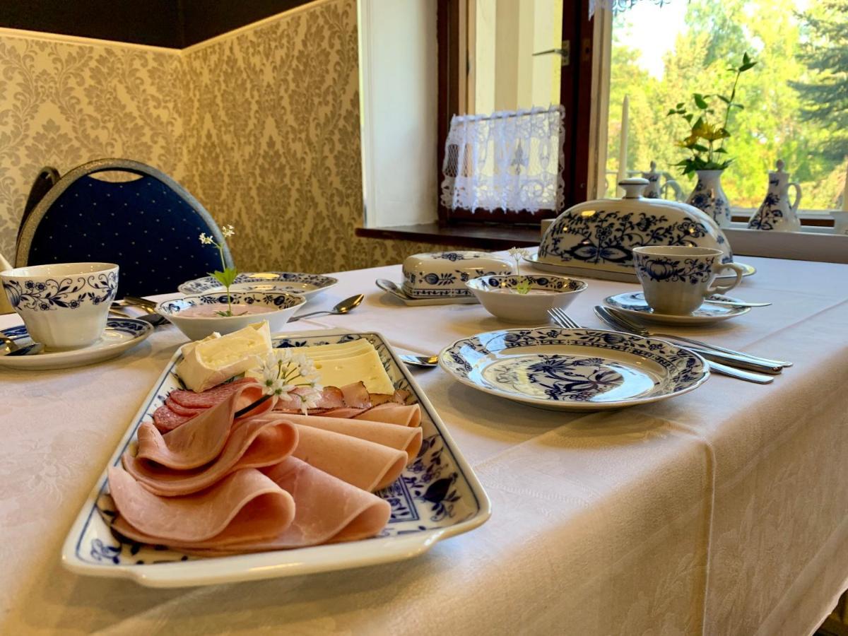 Restaurant Und Pension Zur Puppenstube 스톨펜 외부 사진