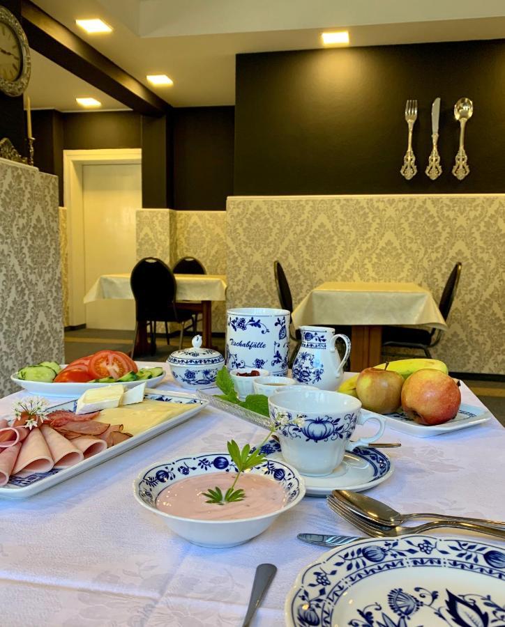 Restaurant Und Pension Zur Puppenstube 스톨펜 외부 사진